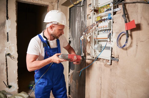 Reliable Electrical Repair & Installation Services in Highlands Ranch, CO
